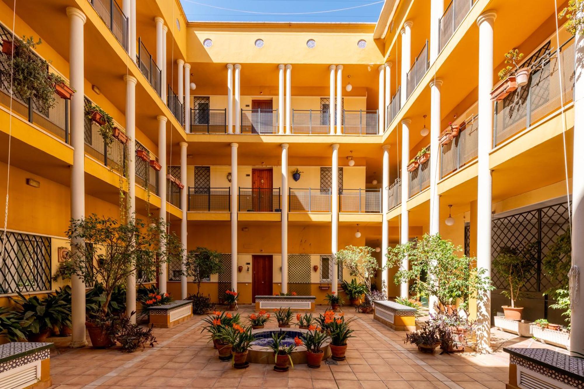 San Vicente-Museo Apartamento Seville Luaran gambar