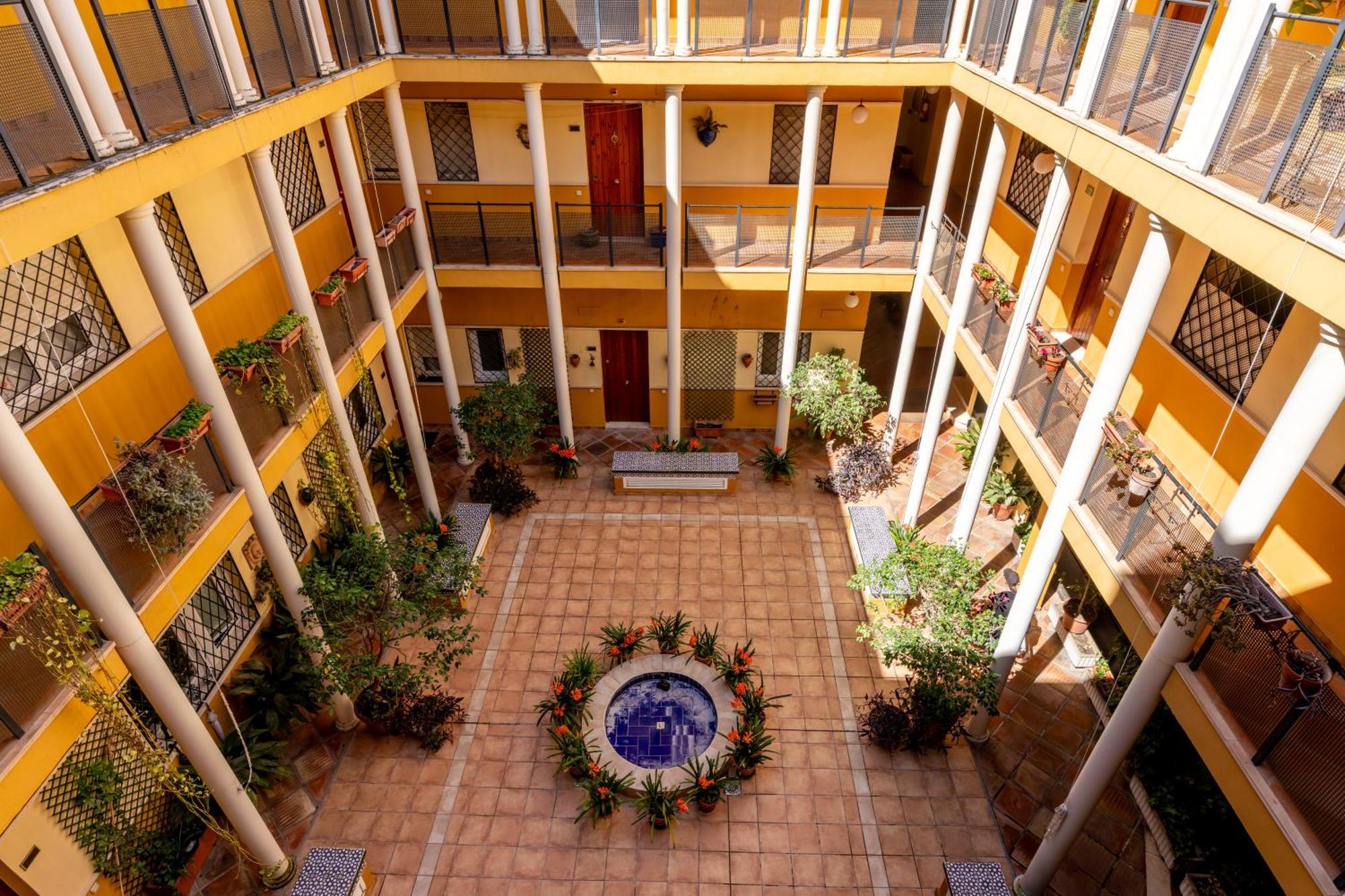 San Vicente-Museo Apartamento Seville Luaran gambar