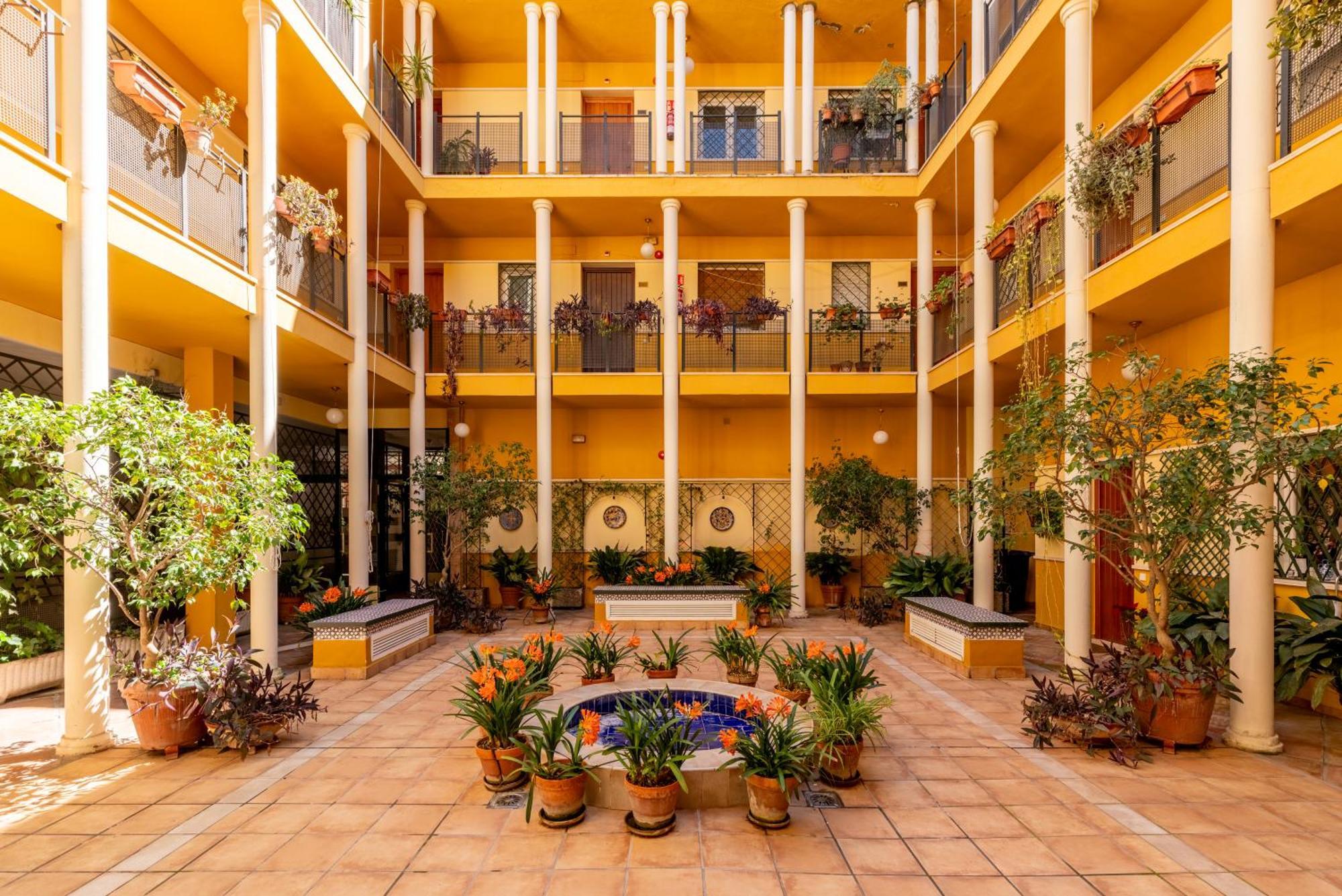 San Vicente-Museo Apartamento Seville Luaran gambar