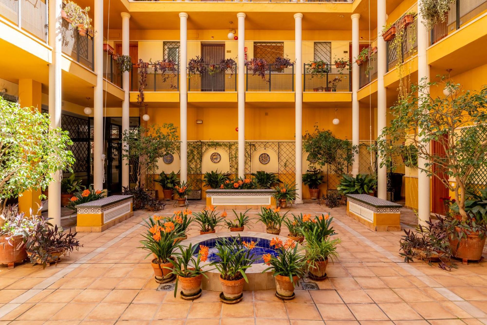 San Vicente-Museo Apartamento Seville Luaran gambar